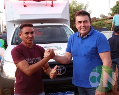 Entrega de novos veículos no povoado Seco das Mulatas