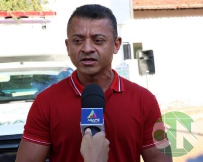 Entrega de novos veículos no povoado Seco das Mulatas