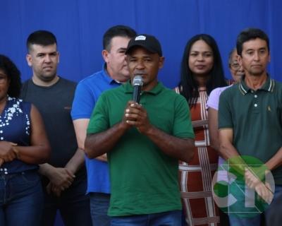 Entrega de novos veículos no povoado Seco das Mulatas