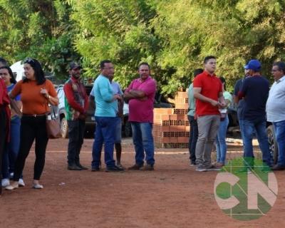 Entrega de novos veículos no povoado Seco das Mulatas