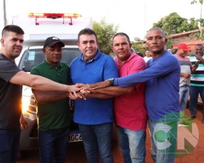 Entrega de novos veículos no povoado Seco das Mulatas