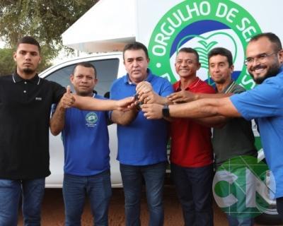 Entrega de novos veículos no povoado Seco das Mulatas