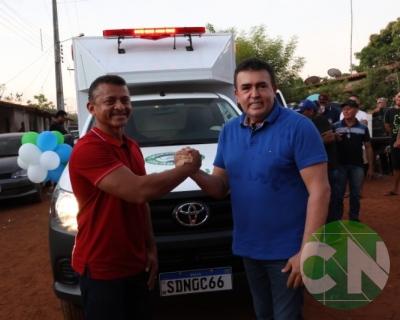 Entrega de novos veículos no povoado Seco das Mulatas