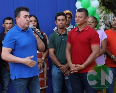 Entrega de novos veículos no povoado Seco das Mulatas