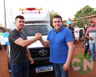 Entrega de novos veículos no povoado Seco das Mulatas