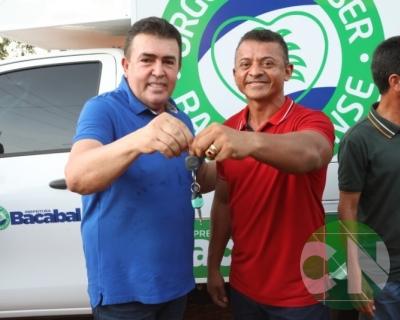 Entrega de novos veículos no povoado Seco das Mulatas