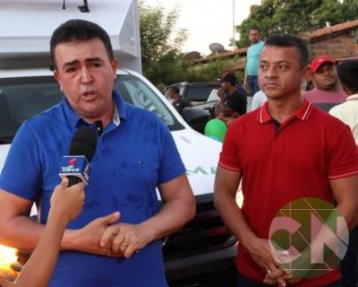 Entrega de novos veículos no povoado Seco das Mulatas