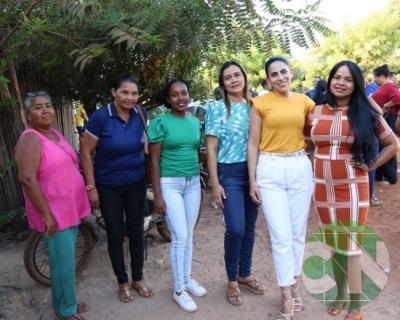 Entrega de novos veículos no povoado Seco das Mulatas