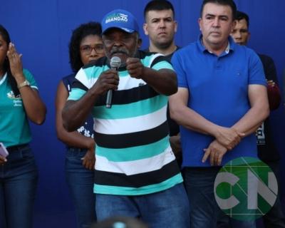 Entrega de novos veículos no povoado Seco das Mulatas