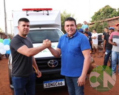 Entrega de novos veículos no povoado Seco das Mulatas