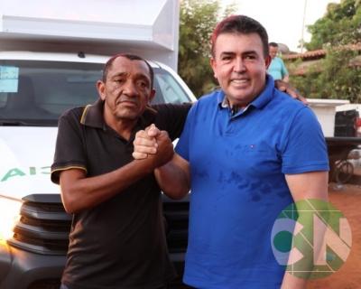 Entrega de novos veículos no povoado Seco das Mulatas