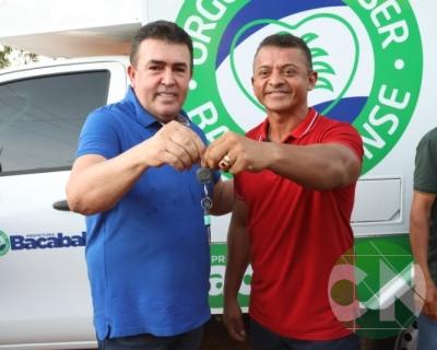 Entrega de novos veículos no povoado Seco das Mulatas
