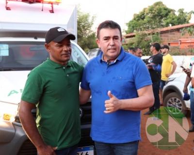 Entrega de novos veículos no povoado Seco das Mulatas