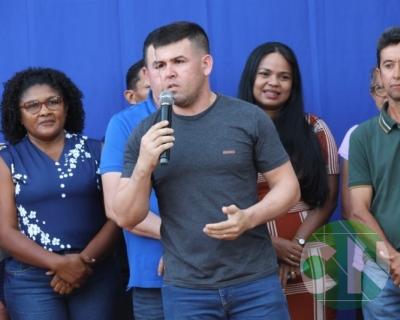 Entrega de novos veículos no povoado Seco das Mulatas