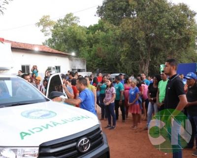 Entrega de novos veículos no povoado Seco das Mulatas