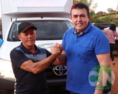 Entrega de novos veículos no povoado Seco das Mulatas