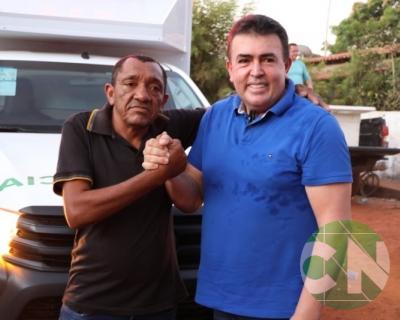 Entrega de novos veículos no povoado Seco das Mulatas