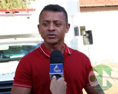 Entrega de novos veículos no povoado Seco das Mulatas