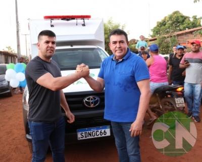 Entrega de novos veículos no povoado Seco das Mulatas