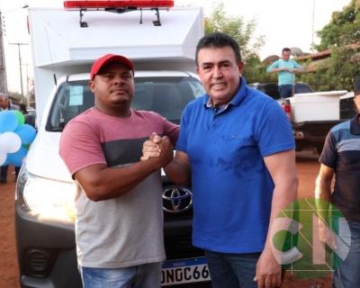 Entrega de novos veículos no povoado Seco das Mulatas