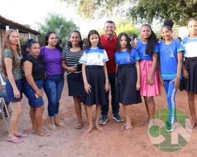 Entrega de novos veículos no povoado Seco das Mulatas