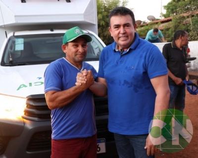 Entrega de novos veículos no povoado Seco das Mulatas