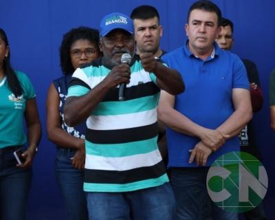 Entrega de novos veículos no povoado Seco das Mulatas