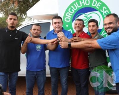 Entrega de novos veículos no povoado Seco das Mulatas