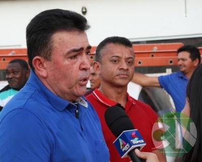 Entrega de novos veículos no povoado Seco das Mulatas