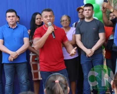 Entrega de novos veículos no povoado Seco das Mulatas