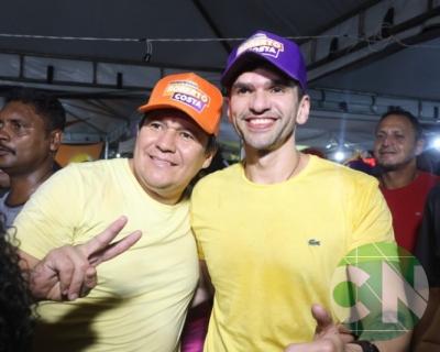 Foi dada a largada: Adesivação do candidato a prefeito Roberto Costa e do vice Emílio Carvalho