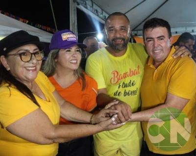 Foi dada a largada: Adesivação do candidato a prefeito Roberto Costa e do vice Emílio Carvalho