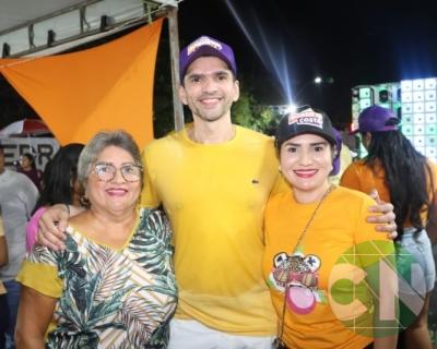 Foi dada a largada: Adesivação do candidato a prefeito Roberto Costa e do vice Emílio Carvalho