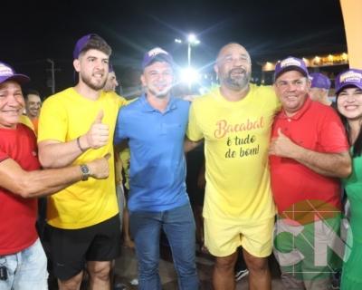 Foi dada a largada: Adesivação do candidato a prefeito Roberto Costa e do vice Emílio Carvalho