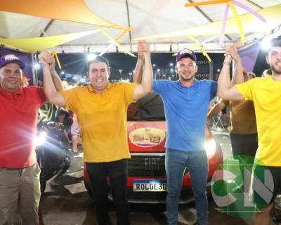 Foi dada a largada: Adesivação do candidato a prefeito Roberto Costa e do vice Emílio Carvalho