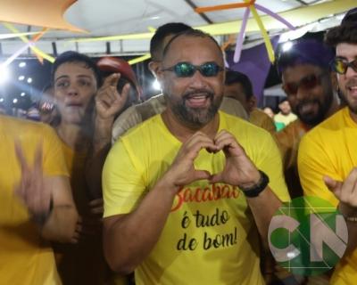 Foi dada a largada: Adesivação do candidato a prefeito Roberto Costa e do vice Emílio Carvalho