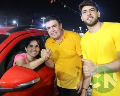 Foi dada a largada: Adesivação do candidato a prefeito Roberto Costa e do vice Emílio Carvalho