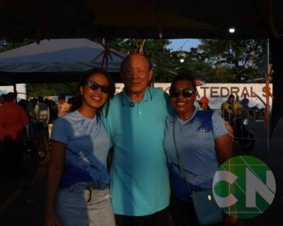 Foi dada a largada: Adesivação do candidato a prefeito Roberto Costa e do vice Emílio Carvalho