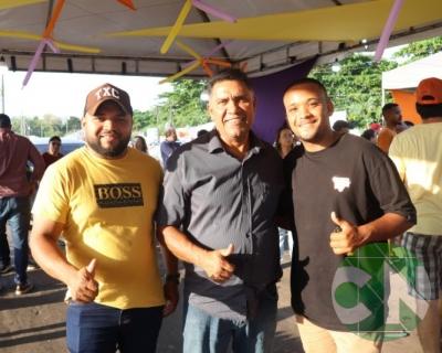 Foi dada a largada: Adesivação do candidato a prefeito Roberto Costa e do vice Emílio Carvalho