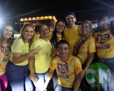 Foi dada a largada: Adesivação do candidato a prefeito Roberto Costa e do vice Emílio Carvalho