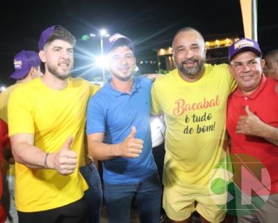 Foi dada a largada: Adesivação do candidato a prefeito Roberto Costa e do vice Emílio Carvalho