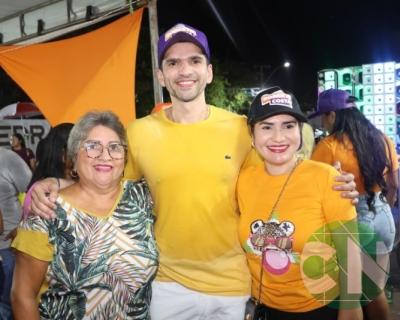 Foi dada a largada: Adesivação do candidato a prefeito Roberto Costa e do vice Emílio Carvalho