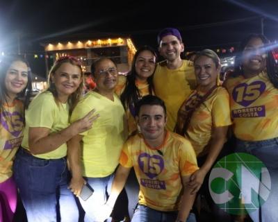 Foi dada a largada: Adesivação do candidato a prefeito Roberto Costa e do vice Emílio Carvalho