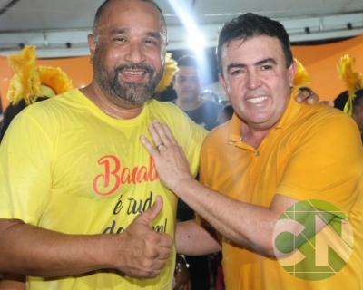 Foi dada a largada: Adesivação do candidato a prefeito Roberto Costa e do vice Emílio Carvalho