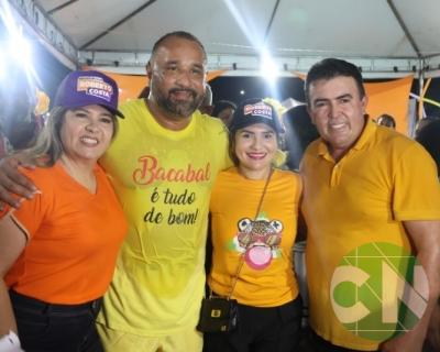 Foi dada a largada: Adesivação do candidato a prefeito Roberto Costa e do vice Emílio Carvalho