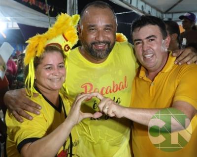 Foi dada a largada: Adesivação do candidato a prefeito Roberto Costa e do vice Emílio Carvalho