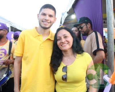 Foi dada a largada: Adesivação do candidato a prefeito Roberto Costa e do vice Emílio Carvalho