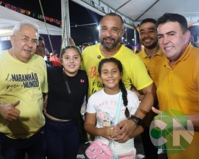 Foi dada a largada: Adesivação do candidato a prefeito Roberto Costa e do vice Emílio Carvalho