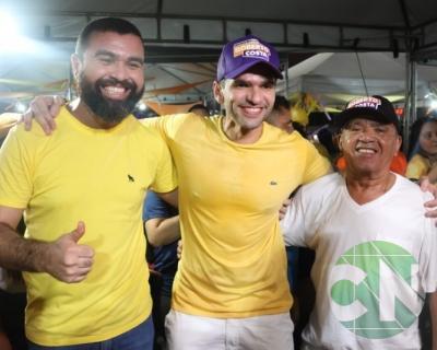 Foi dada a largada: Adesivação do candidato a prefeito Roberto Costa e do vice Emílio Carvalho