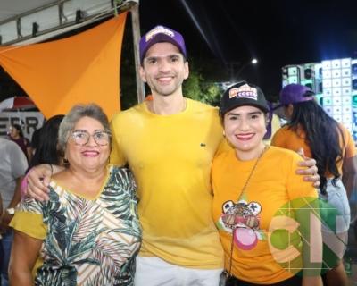 Foi dada a largada: Adesivação do candidato a prefeito Roberto Costa e do vice Emílio Carvalho